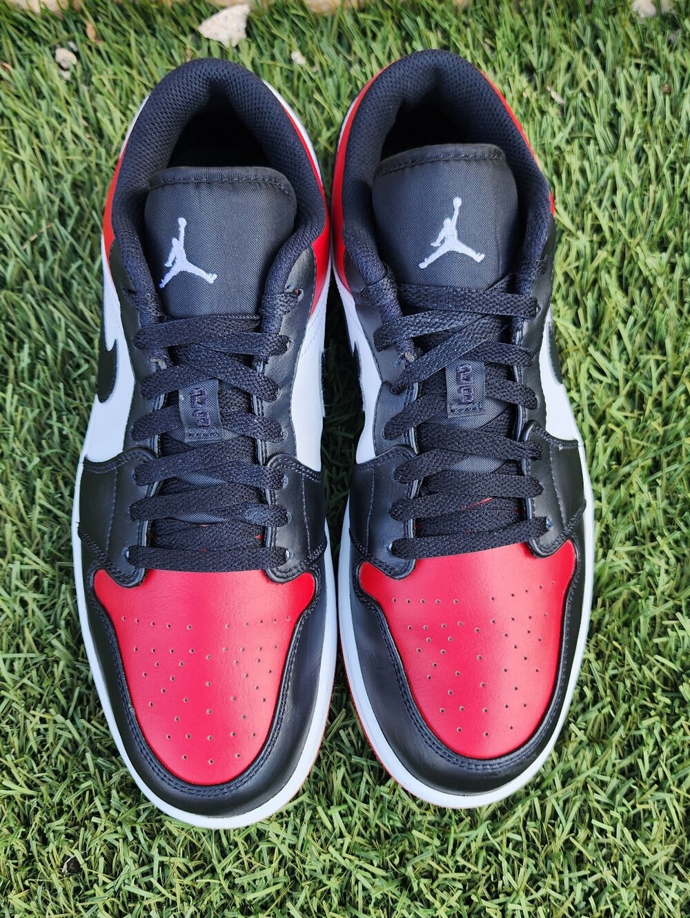 Jordan 1 Low 'Bred Toe' - Black/Red/White